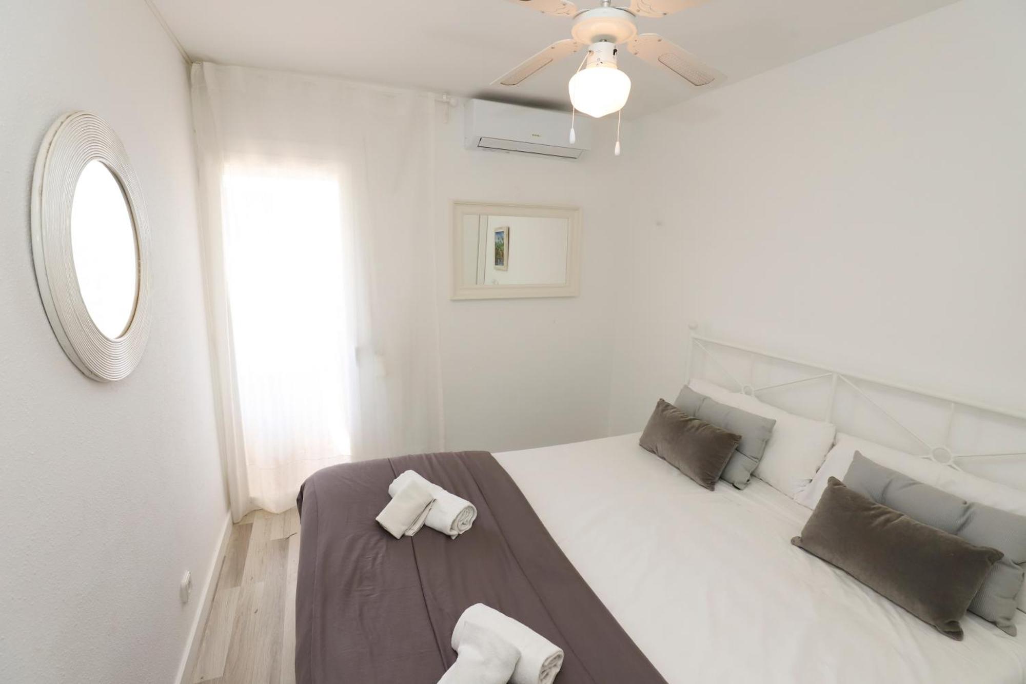 Apartamento Differentflats Rubens Salou Habitación foto